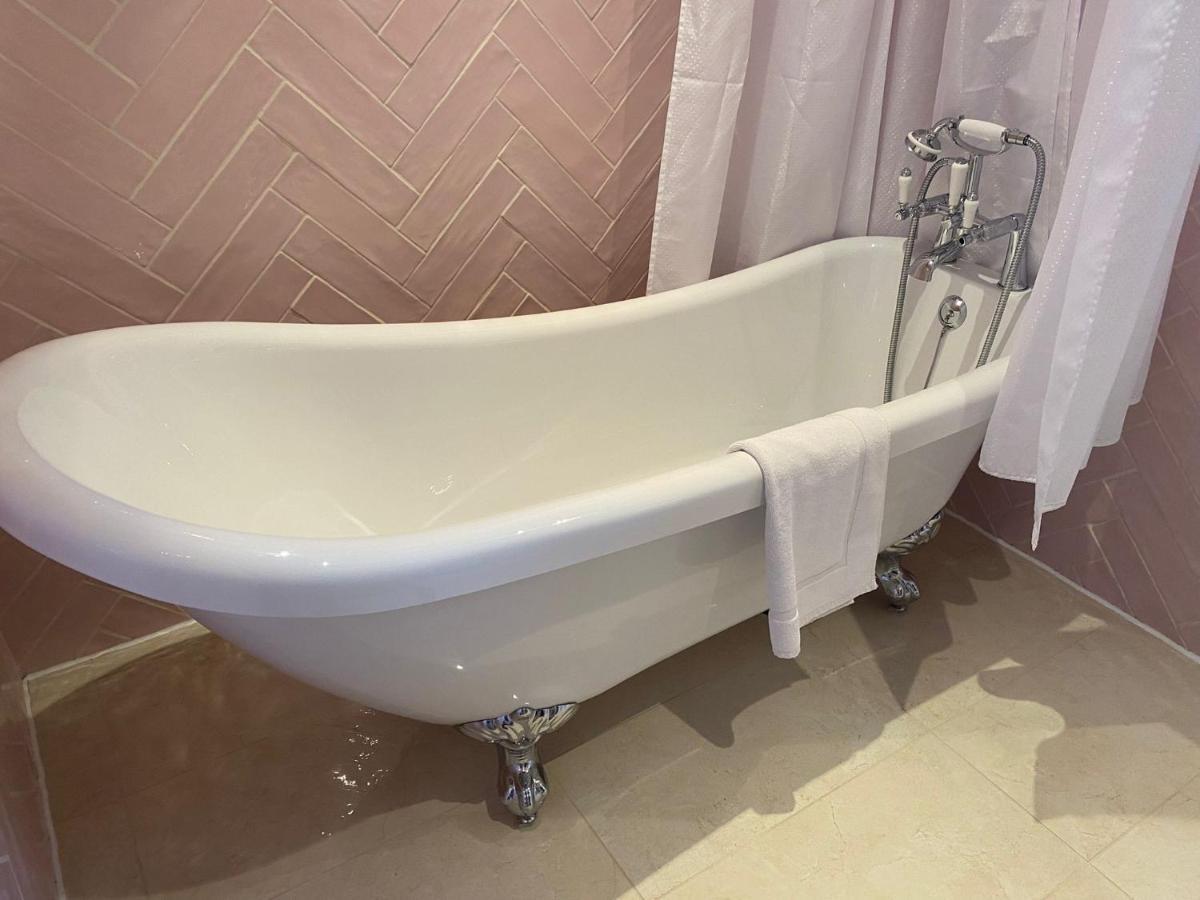 Stoneleigh House Boutique Hotel 버킹엄 외부 사진